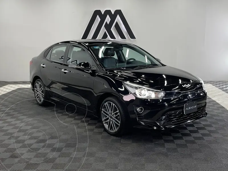 Kia Rio Sedán EX Aut usado (2023) color Negro precio $296,999