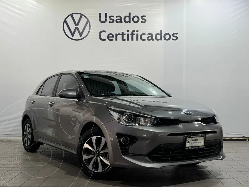 Foto Kia Rio Sedan EX Aut usado (2021) color Gris financiado en mensualidades(enganche $70,578 mensualidades desde $6,435)