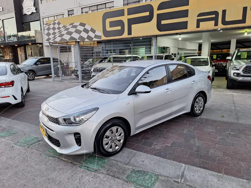 Foto Kia Rio Sedan L Aut usado (2018) color Plata precio $189,000