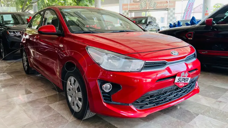 Foto Kia Rio Sedan L Aut usado (2021) color Rojo financiado en mensualidades(enganche $92,006 mensualidades desde $4,946)