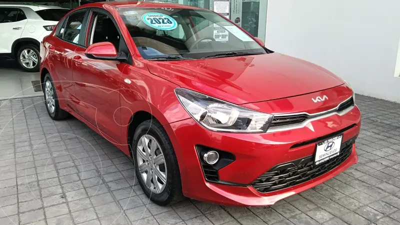 Foto Kia Rio Sedan L  Aut usado (2023) color Rojo precio $219,900