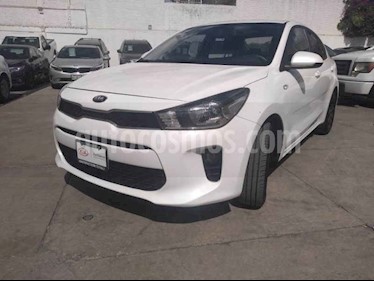 foto Kia Rio Sedán LX Aut usado (2019) color Blanco precio $209,000