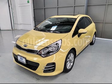 foto Kia Rio Sedán 5p EX L4/1.6 Man usado (2017) color Amarillo precio $205,000