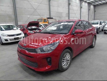 foto Kia Rio Sedán LX Aut usado (2020) color Rojo precio $110,000