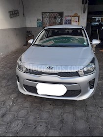 foto Kia Rio 1.4L AT usado (2019) color Plata precio u$s18.000