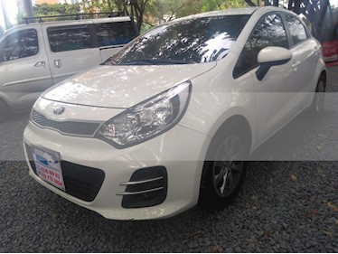 foto KIA Rio 1.4L Spice Full Aut usado (2015) color Blanco precio $35.000.000