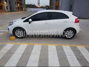 foto KIA Rio 1.4L Spice usado (2015) color Blanco precio $32.500.000