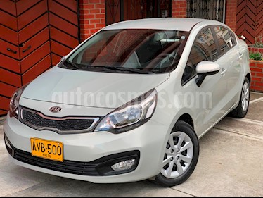 Foto venta Carro usado KIA Rio 1.4L (2013) color Plata precio $31.800.000