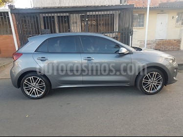 foto KIA Rio 1.4L usado (2018) color Gris precio $47.000.000