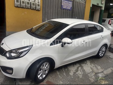 foto KIA Rio 1.4L usado (2015) color Blanco precio $31.000.000