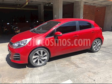KIA Rio 1.4L Spice usado (2016) color Rojo precio $320.000.000