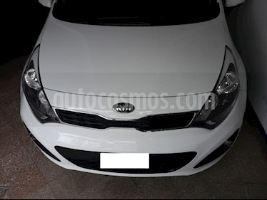 KIA Rio EX 5P Aut usado (2014) color Blanco precio $490.000