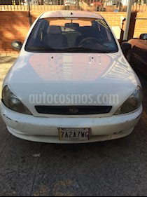 Kia Rio LS Sinc. 1.5 usado (2001) color Blanco precio u$s1.150
