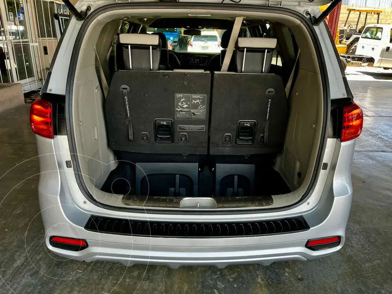 kia sedona