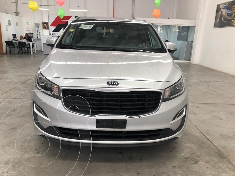 Foto Kia Sedona LX AUTOM usado (2020) color Plata precio $460,000