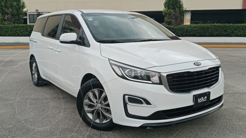 Foto Kia Sedona LX usado (2019) color Blanco precio $369,800