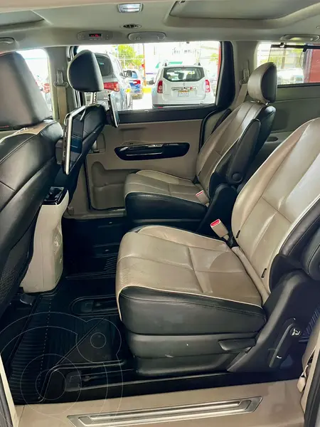 kia sedona