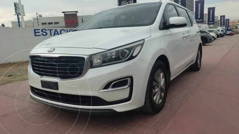 Foto Kia Sedona LX usado (2019) color Blanco precio $350,000