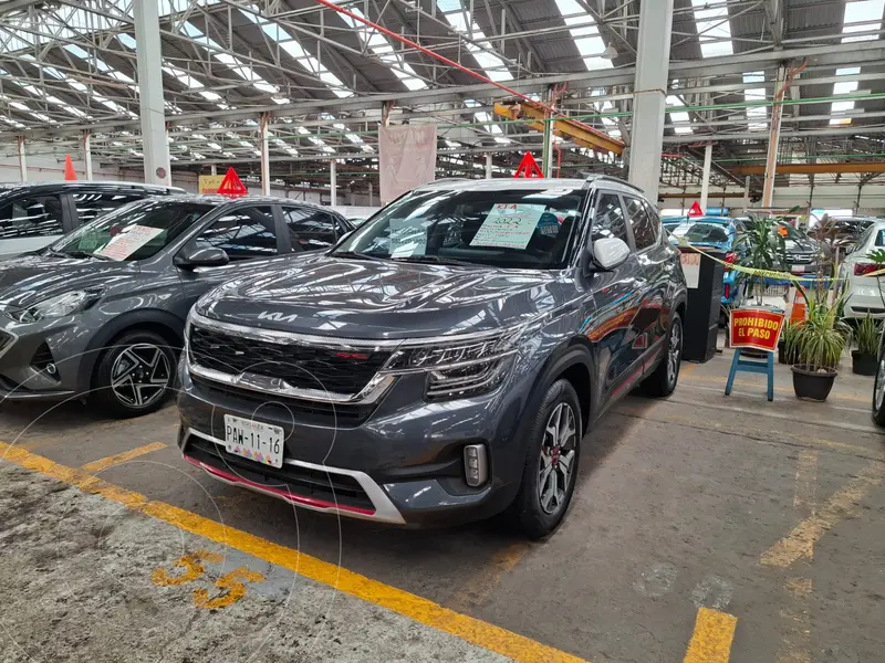 Foto Kia Seltos GT Line usado (2022) color Gris Hierro financiado en mensualidades(enganche $96,000 mensualidades desde $7,200)