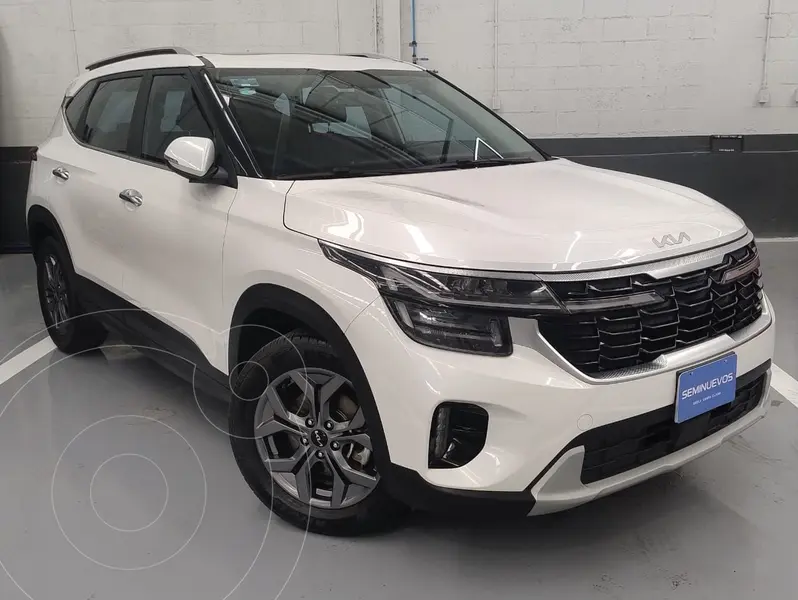 Foto Kia Seltos SX usado (2024) color Blanco precio $431,201