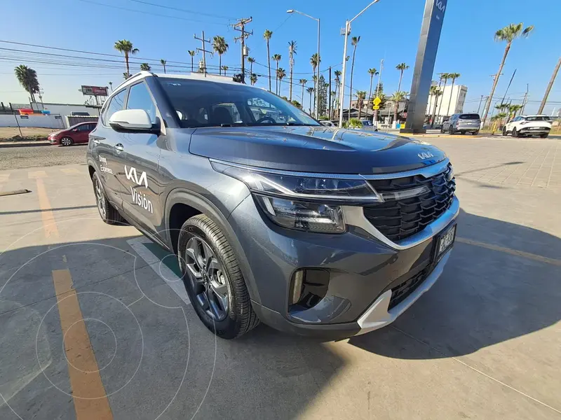 Foto Kia Seltos EX Pack usado (2026) color Gravity Grey + White Roof precio $477,900