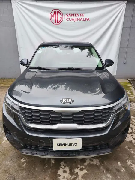 Foto Kia Seltos EX usado (2020) color Gris Oscuro precio $259,000