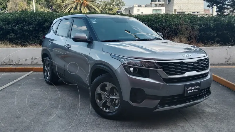 Foto Kia Seltos EX Aut usado (2023) color Gris precio $389,800