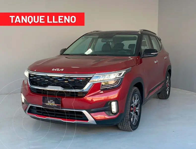 Foto Kia Seltos GT Line usado (2023) color Rojo precio $399,000