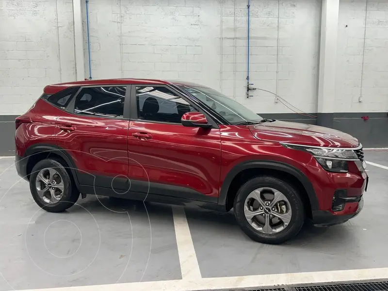 Foto Kia Seltos EX Aut usado (2022) color Rojo financiado en mensualidades(enganche $131,503 mensualidades desde $5,533)