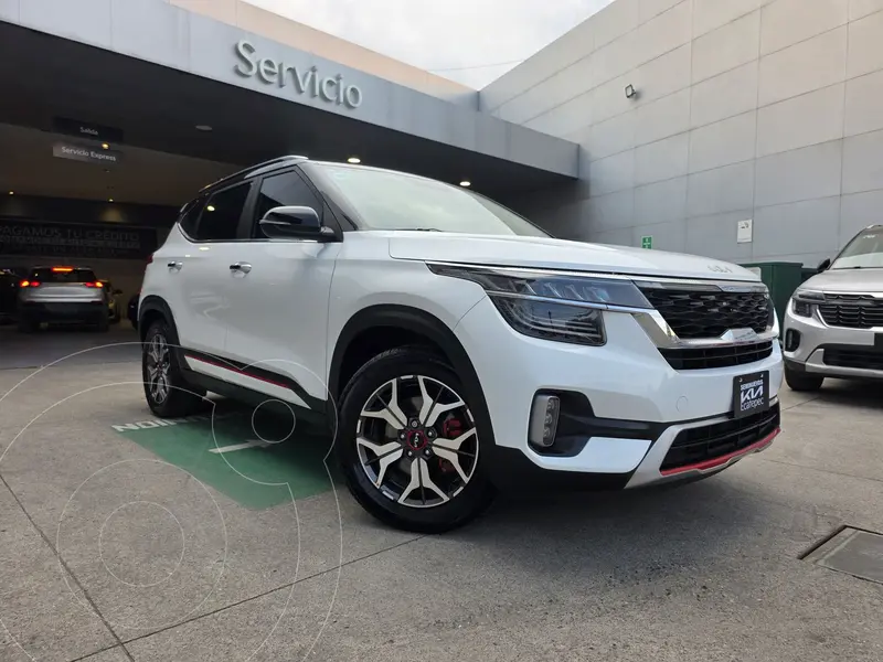 Foto Kia Seltos GT Line usado (2023) color Blanco precio $425,000