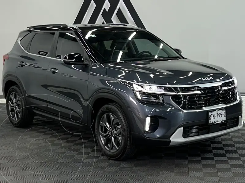 Foto Kia Seltos EX Pack usado (2025) color Gris precio $439,999