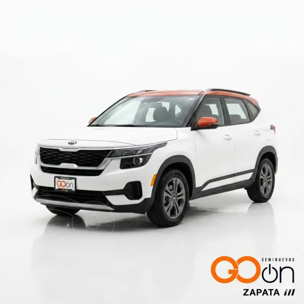 Foto Kia Seltos EX Pack usado (2023) color KIABPNBLANCO PERLA NARANJA precio $389,000