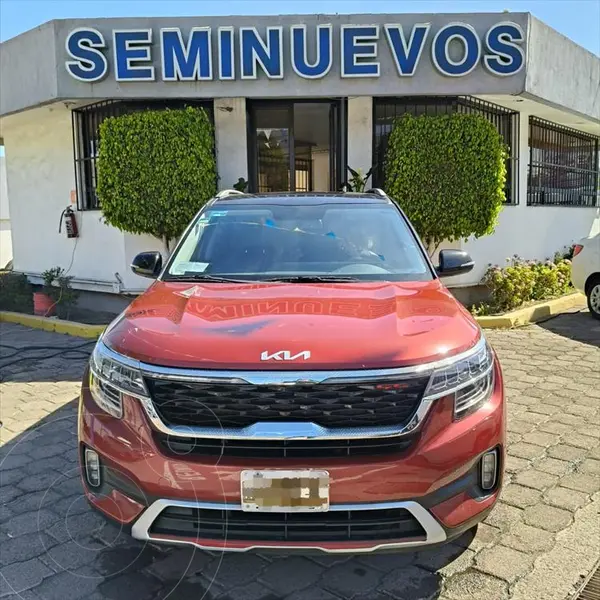 Foto Kia Seltos GT Line usado (2023) color Rojo precio $635,000