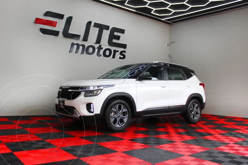 Foto Kia Seltos EX Pack usado (2024) color Blanco precio $439,900