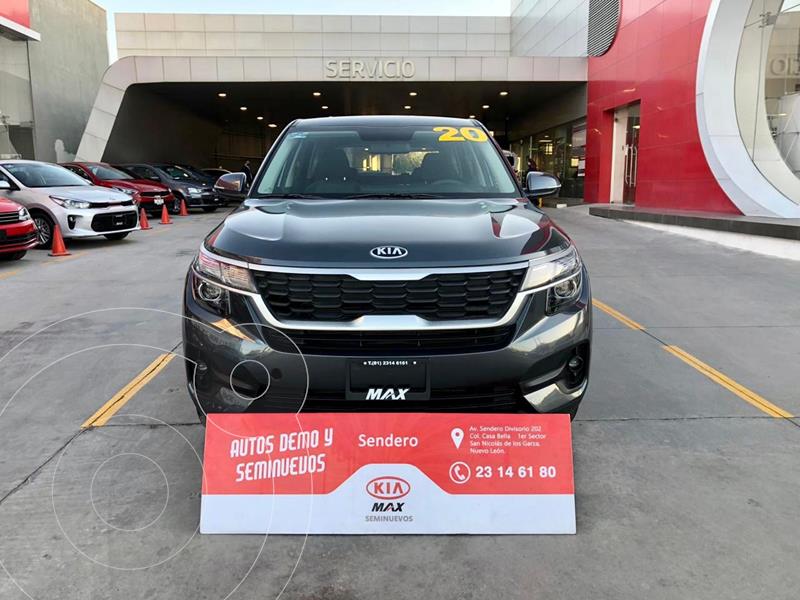 Kia Seltos EX usado (2020) color Gris Oscuro precio $329,900