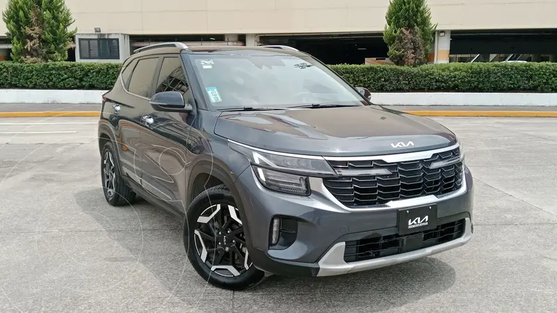 Foto Kia Seltos SXL usado (2024) color Gris precio $469,800