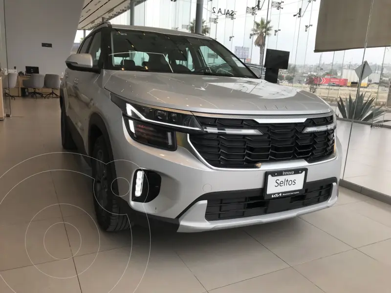 Foto Kia Seltos SX usado (2025) color SPARKLING SILVER precio $482,000