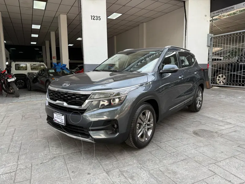 Foto Kia Seltos EX PACK Aut usado (2020) color Gris financiado en mensualidades(enganche $64,000 mensualidades desde $9,490)