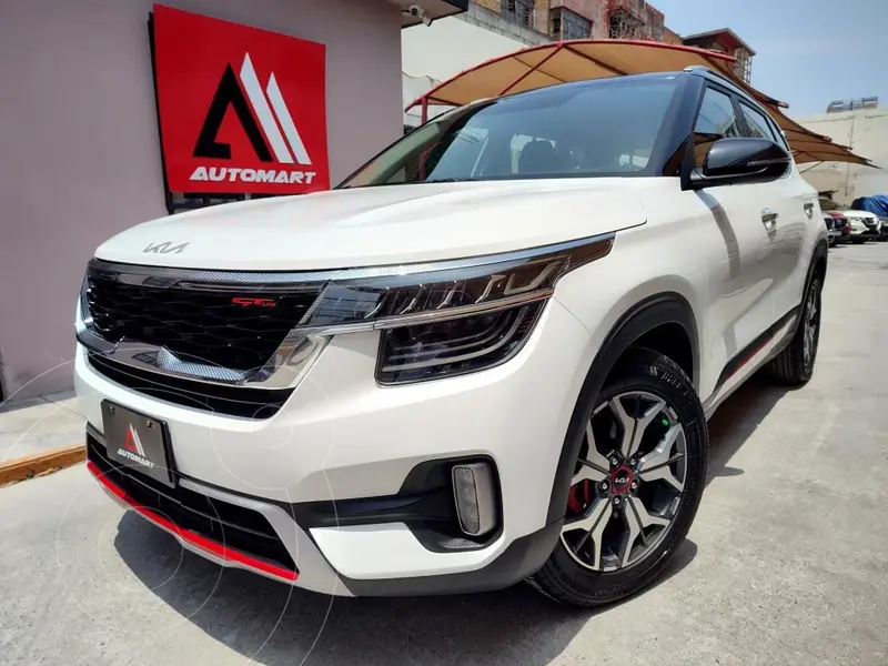 Foto Kia Seltos GT Line usado (2023) color Blanco Perla precio $398,000