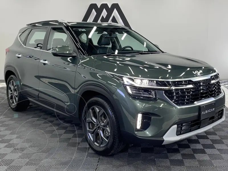 Foto Kia Seltos SX usado (2024) color Verde precio $439,999