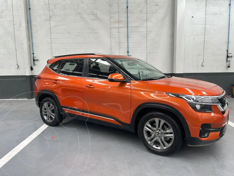 Foto Kia Seltos EX PACK Aut usado (2020) color Naranja financiado en mensualidades(enganche $121,053 mensualidades desde $5,093)