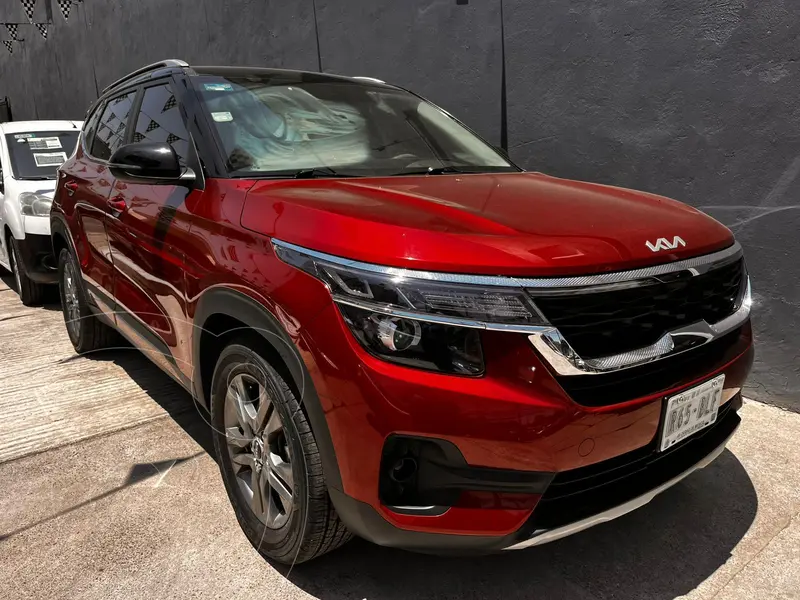 Foto Kia Seltos EX Pack usado (2023) color Rojo precio $389,000