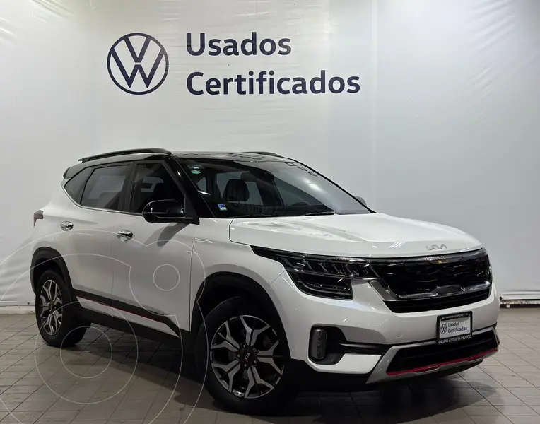 Foto Kia Seltos GT Line usado (2023) color Blanco financiado en mensualidades(enganche $110,090 mensualidades desde $10,037)