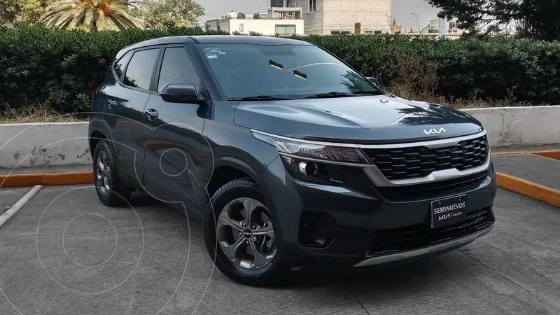 Foto Kia Seltos EX Aut usado (2023) color Gris precio $399,800