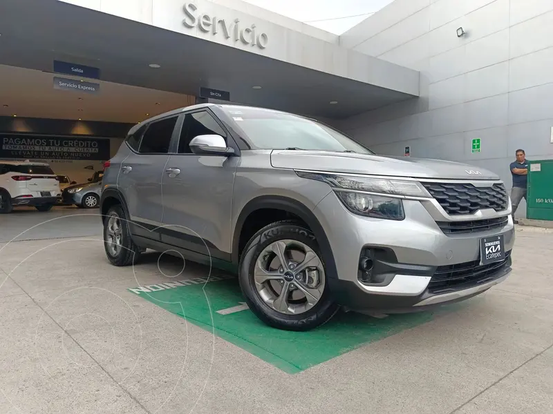 Foto Kia Seltos EX Aut usado (2023) color Granito precio $378,000