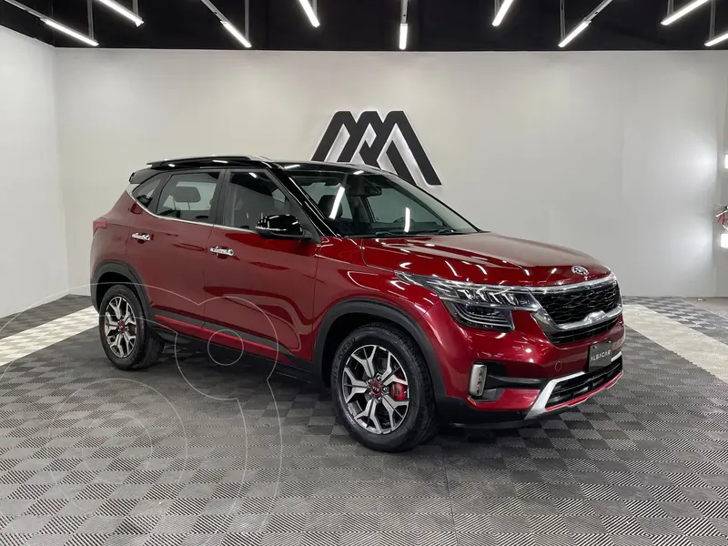 Foto Kia Seltos GT Line Aut usado (2020) color Rojo precio $327,999