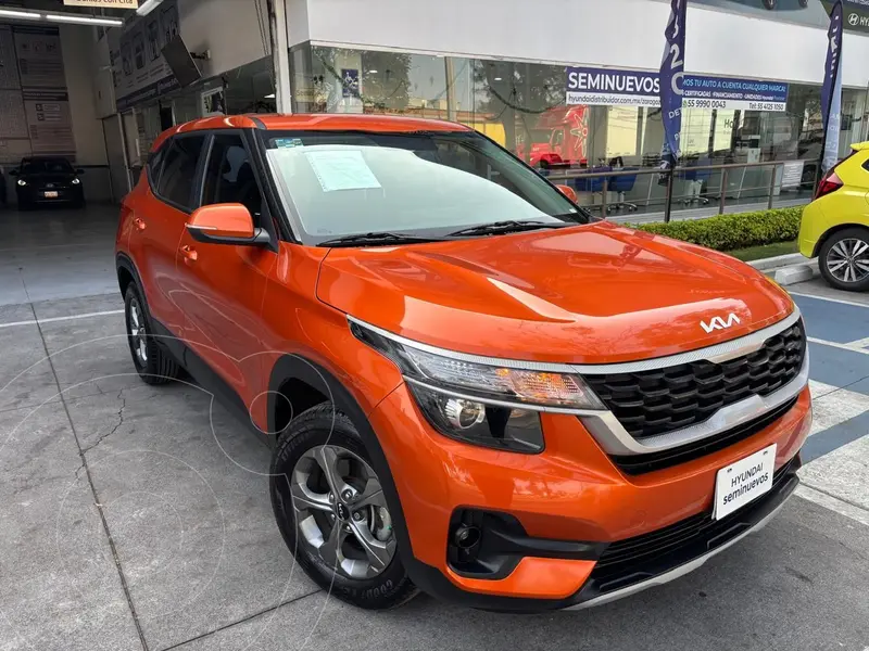 Foto Kia Seltos EX Aut usado (2022) color Naranja financiado en mensualidades(enganche $117,040 mensualidades desde $4,924)