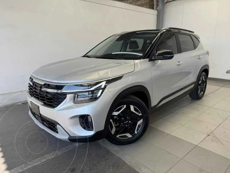 Foto Kia Seltos SXL usado (2024) color Plata precio $465,000