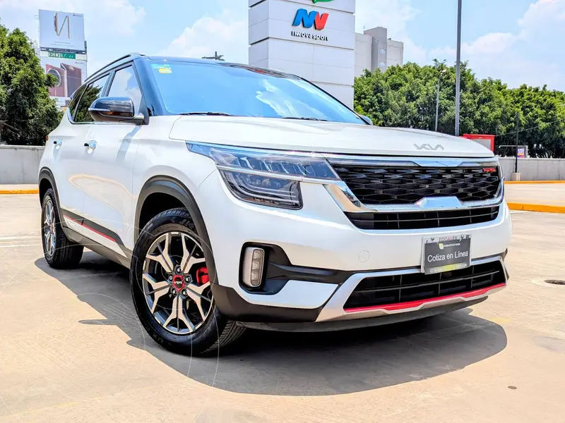 Foto Kia Seltos GT Line usado (2023) color Blanco precio $430,000