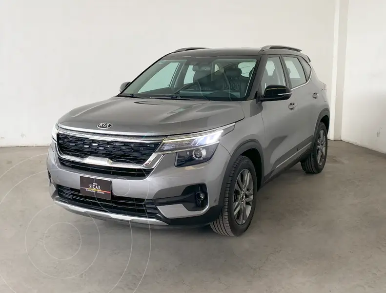 Foto Kia Seltos EX Pack usado (2021) color plateado precio $339,000